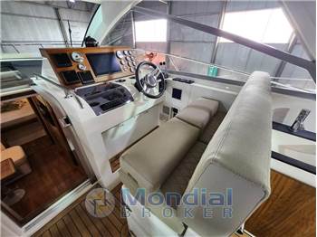 Sealine SC 35 HT  Natante