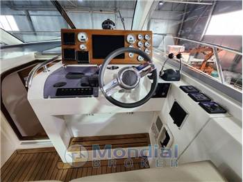 Sealine SC 35 HT  Natante
