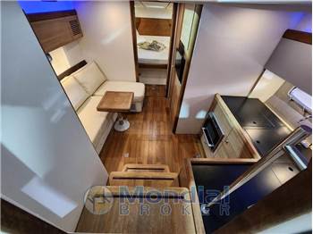 Sealine SC 35 HT  Natante