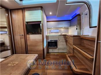 Sealine SC 35 HT  Natante