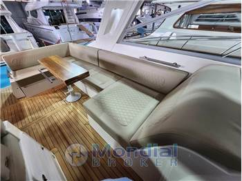 Sealine SC 35 HT  Natante