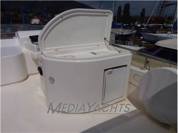 FERRETTI YACHTS FERRETTI 590