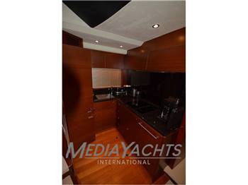 PRINCESS YACHT S72