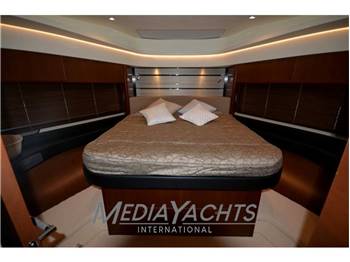 PRINCESS YACHT S72