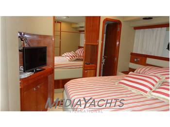 FERRETTI YACHTS 590