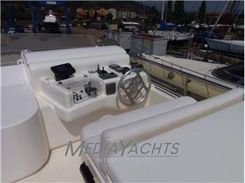 FERRETTI YACHTS 590