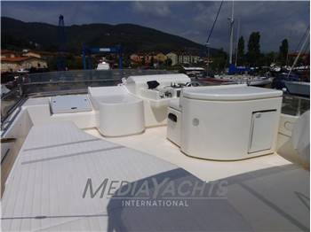 FERRETTI YACHTS 590
