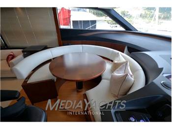 PRINCESS YACHTS S72