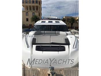 PRINCESS YACHTS S72