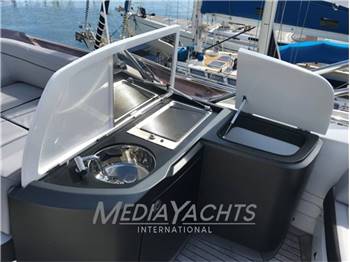 PRINCESS YACHTS S72