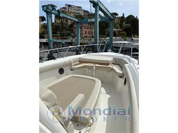 Boston Whaler 330 Outrage