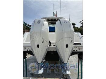 Boston Whaler 330 Outrage