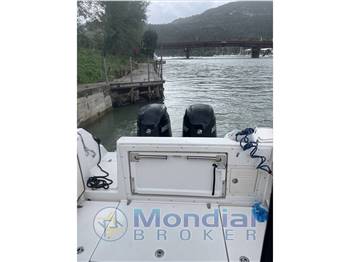 Boston Whaler 255 Conquest