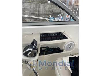 Boston Whaler 255 Conquest