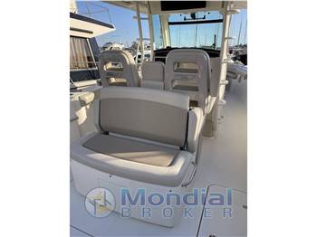 Boston Whaler 330 Outrage