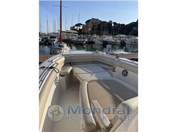 Boston Whaler 330 Outrage