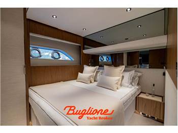 Ferretti 780 fly
