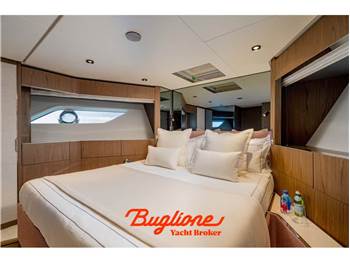 Ferretti 780 fly
