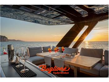 Ferretti 780 fly