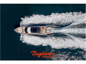Ferretti 780 fly