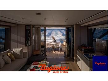 Ferretti 860