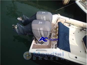 Pursuit 3480 Drummond Island Runner