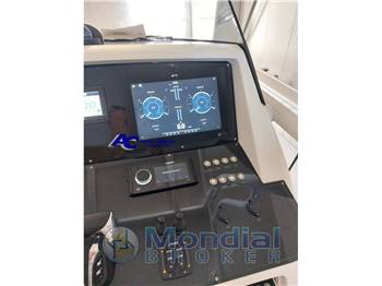 Intrepid Pawerboats Intrepid 323 CC