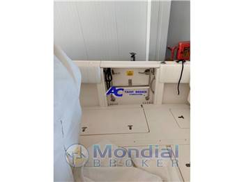 Intrepid Pawerboats Intrepid 323 CC