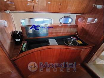 Pershing 46