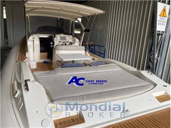 Nuova Jolly Prince 35 Sport Cabin