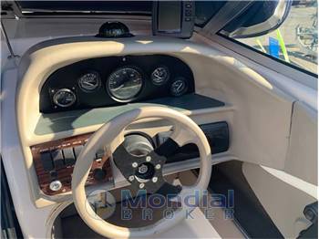 FOUR WINNS 225 SUNDOWNER