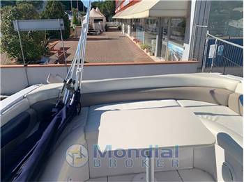 FOUR WINNS 225 SUNDOWNER