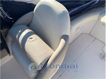 FOUR WINNS 225 SUNDOWNER