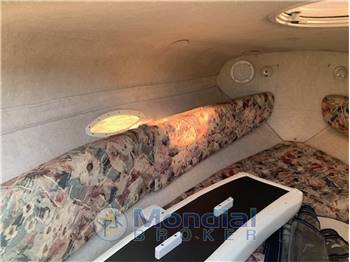 FOUR WINNS 225 SUNDOWNER