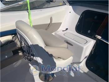 FOUR WINNS 225 SUNDOWNER