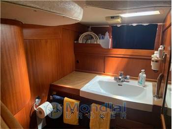 Hallberg Rassy 42 E