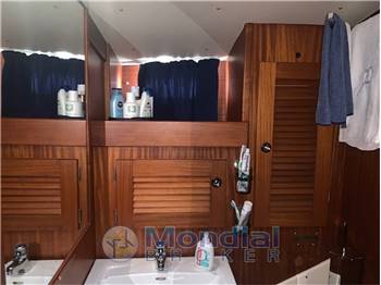 Hallberg Rassy 42 E