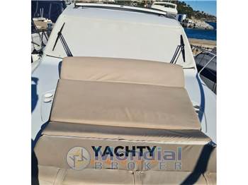 Sealine C330