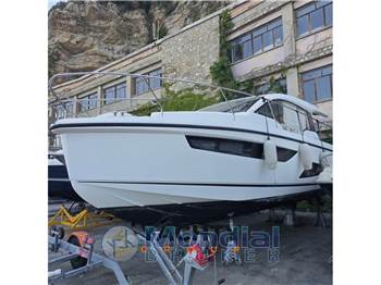 Sealine C330