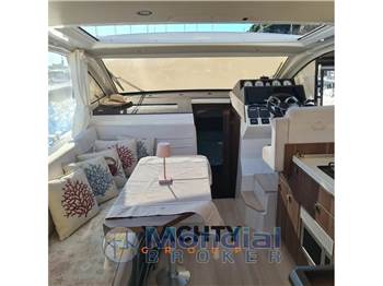 Sealine C330
