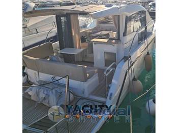 Sealine C330