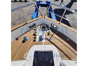 Azimut Magellano 53