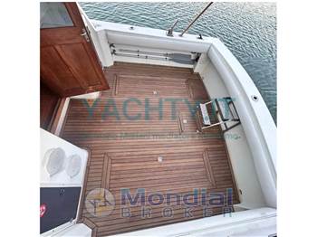 Albemarle 32' Fly