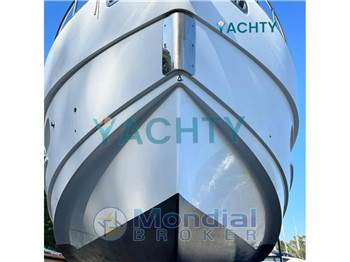 Azimut Magellano 43