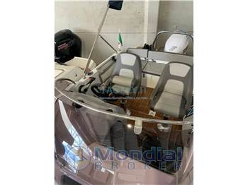 Jeanneau Cap Camarat 5.5 WA Serie 2