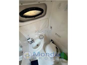 Chaparral Signature 240