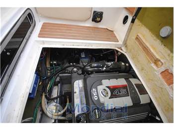 Sea Ray 210 Seville
