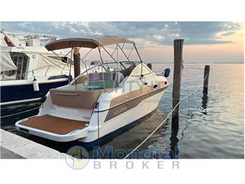 Four Winns Vista 258