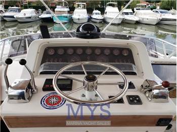 Bertram Yacht 37' Convertible