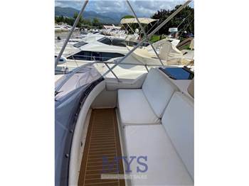Bertram Yacht 37' Convertible